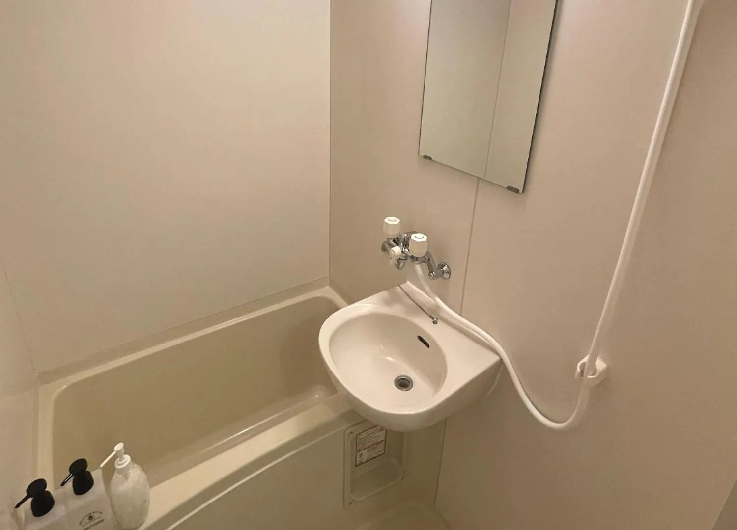 #1 新宿まで2分! 清潔で安全な部屋! Wifi無料! Tokyo