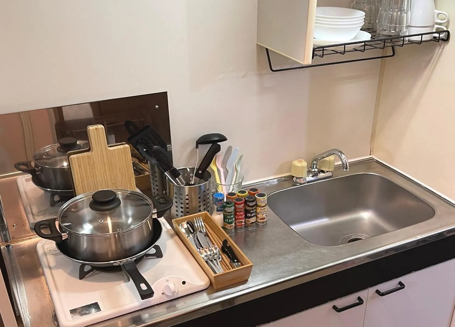 #1 新宿まで2分! 清潔で安全な部屋! Wifi無料! Tokyo Apartment